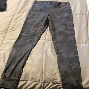 Camo capris leggings